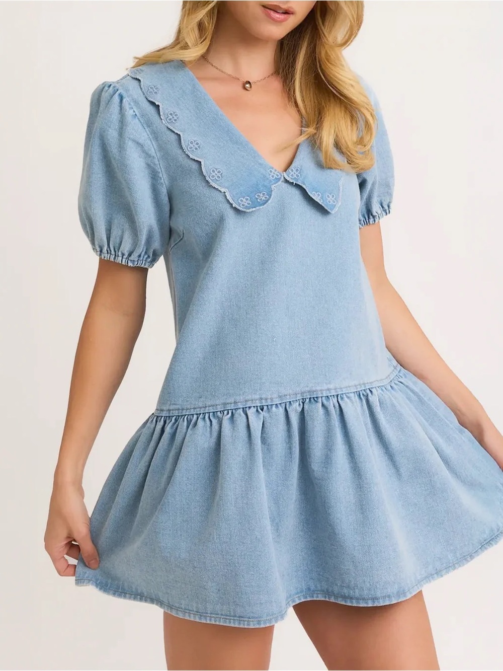 New with tags Le Lis Puff Sleeve Collared Denim Dress